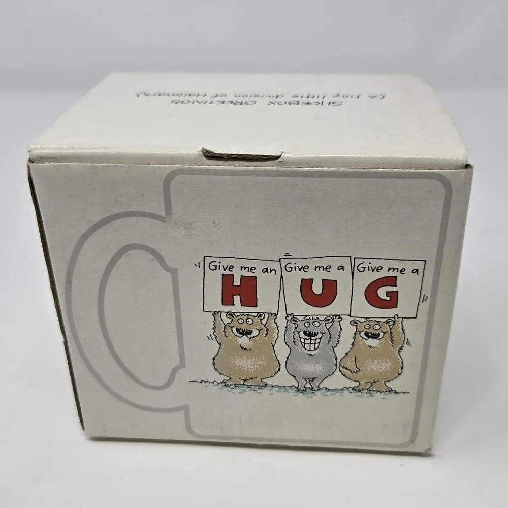 VINTAGE NOS HALLMARK SHOEBOX GREETINGS COFFEE MUG CUP GIVE ME A HUG BEARS WHITE